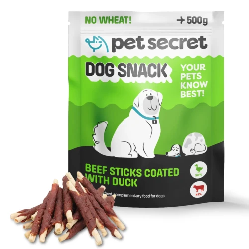 Przysmak dla psa Pet Secret – pałeczki wołowe oblane kaczką 500 g prezentowane wraz z opakowaniem.