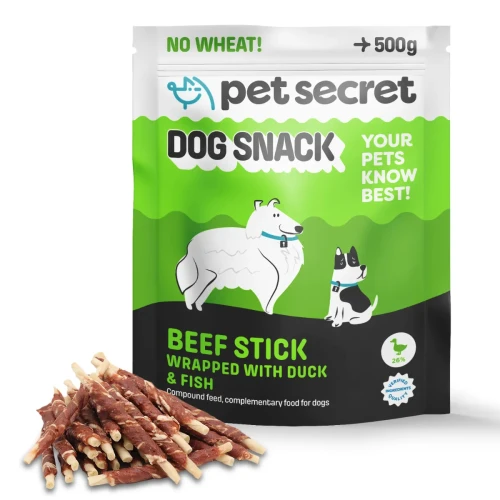 Przysmak dla psa Pet Secret – pałeczki wołowe z kaczką i rybą 500 g prezentowane wraz z opakowaniem.