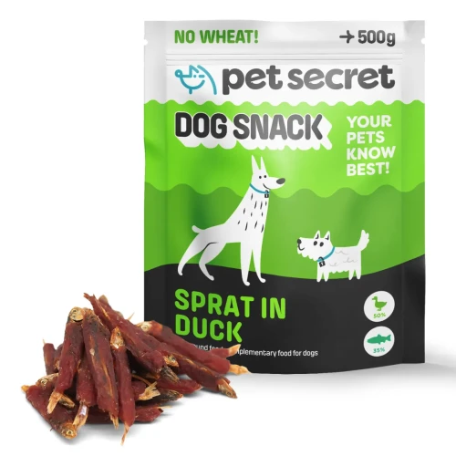 Przysmak dla psa Pet Secret – szprotki owinięte w kaczkę 500 g prezentowane wraz z opakowaniem i naturalną formą produktu.