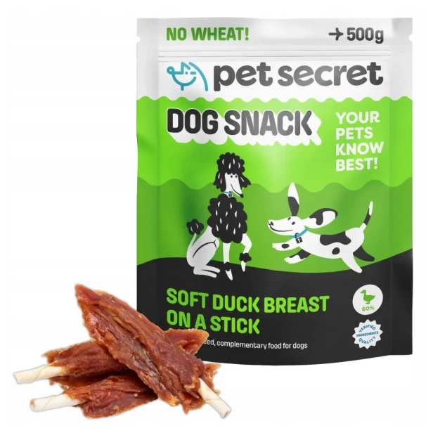 Przysmak dla psa Pet Secret – miękka pierś z kaczki na patyku 500 g prezentowana wraz z opakowaniem i naturalną formą produktu.
